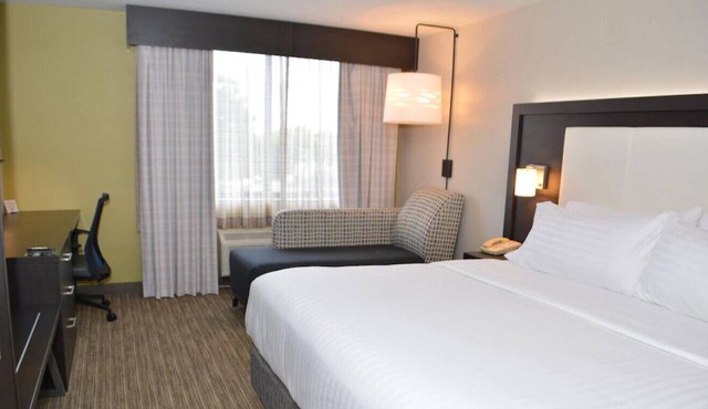 Aesthetically Pleasing Room for Your Holiday!