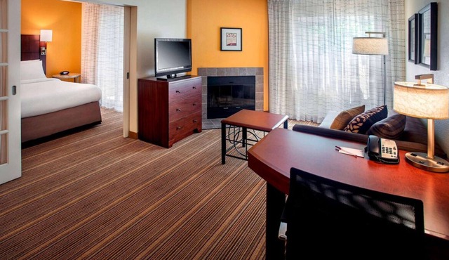 Affordability Meets Comfort! Free Parking, Pet-friendly, Onsite Swimming Pool
