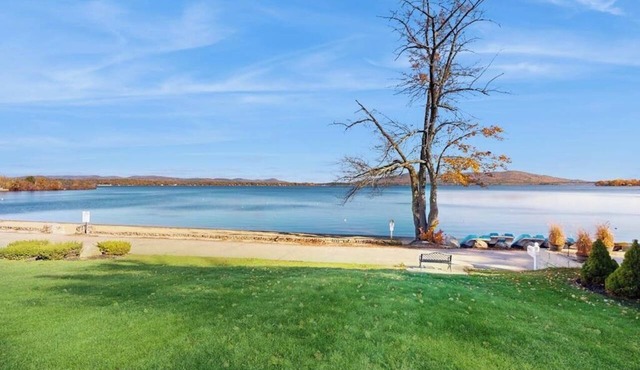 All Season Stunning Views & Lake Access: Water sports, Hiking, Golfing, Skiing