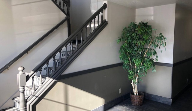 Ameri-Stay Inn & Suites