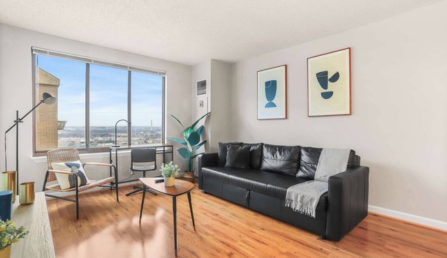 Apartment Steps from Pentagon City Metro