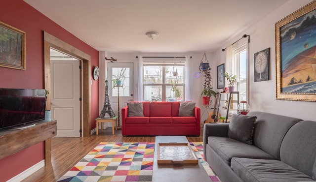 Artistic Getaway Near Halifax | King Bed, Spacious Deck & Fire Pit