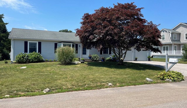 August-Sept 2026 available - weekly or monthly! Family friendly home. Golf view.