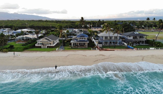 Awesome Beach Yard! Click "Contact Us" button to discuss your Dates & Pricing.