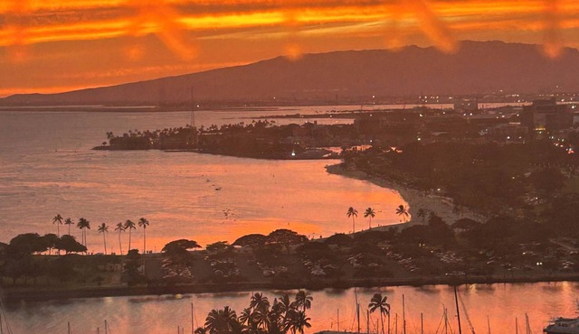 Awesome ocean and harbor Views and luxury living in luxury building in Waikiki