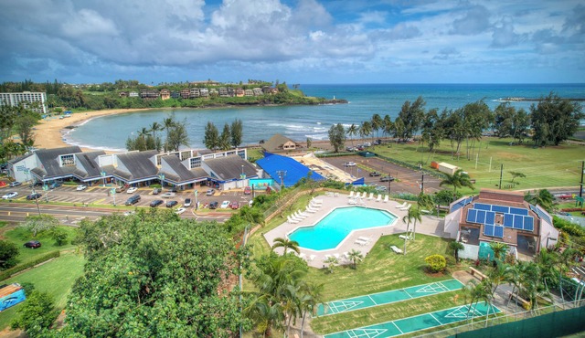 Banyan Harbor #E56, Walk to Beach, Wifi, AC, Pool, Parking, Laundry