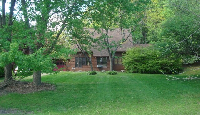 Beautiful house minutes from Lake Bomoseen - Dogs Welcome