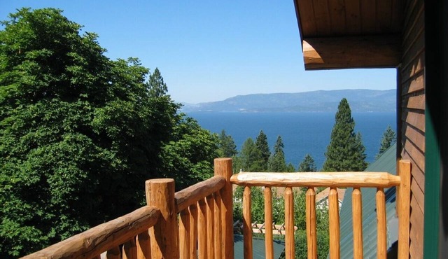 Beautiful Log Home Overlooking Flathead Lake in Bigfork Montana!