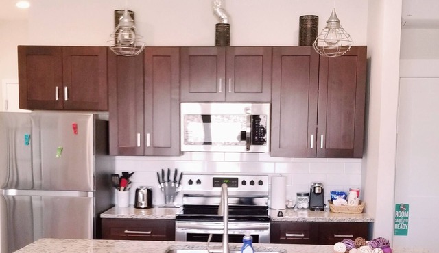 Beautiful Studio Apt#1 heart of Riverside Square.