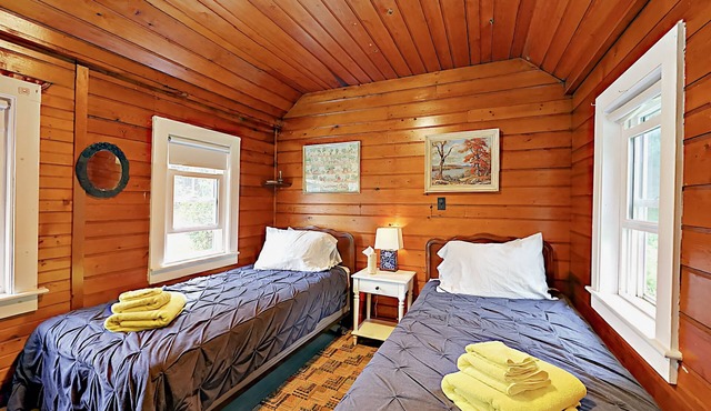 Beautiful, Traditional Maine Home With Great Porch, Sand Beach, And Water Views