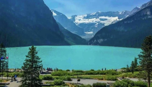 Beautifully Appointed Entire Condo in Canmore!n