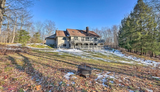 Berkshires Apt w/Deck & Mtn Views!