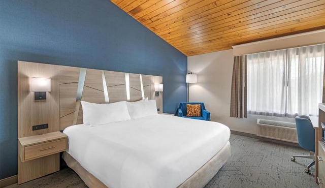 Best Western Plus, The Inn at Hampton