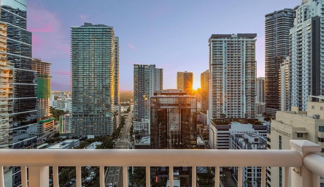 Brickell Bayfront Oasis Stunning Views, Pool, Gym