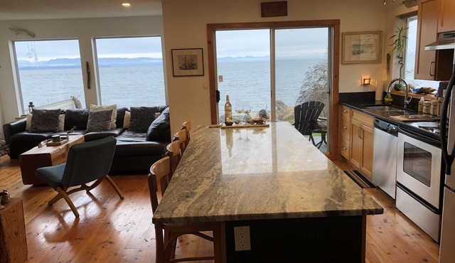 Campbell River - beachfront duplex on Stories Beach the Georgia Strait