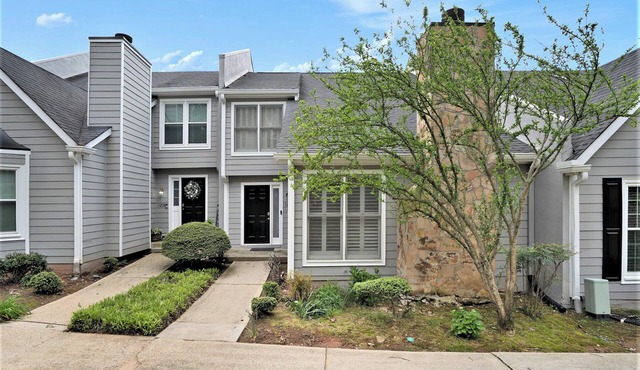 Charming 2-bedroom condo in amazing Midtown Atlanta with AC, WiFi