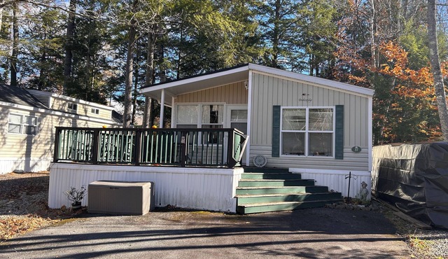 Charming 2-bedroom home in Point Sebago Resort located at 37 Purple Road -