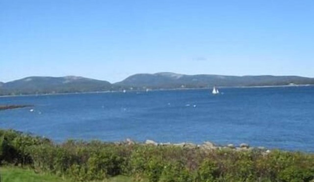 Charming, 2BR Oceanfront cottage with stunning views.