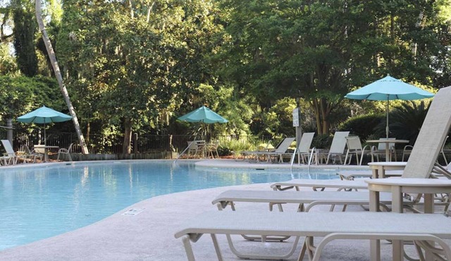 Charming 3-bedroom cottage in lovely Hilton Head Island with WiFi, fitness room
