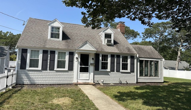 Charming 3-Bedroom Buzzards Bay