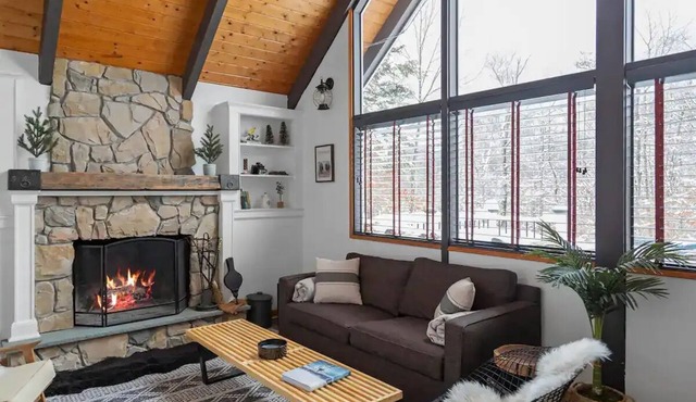 Charming 3-bedroom chalet with AC and WiFi in peaceful Winhall