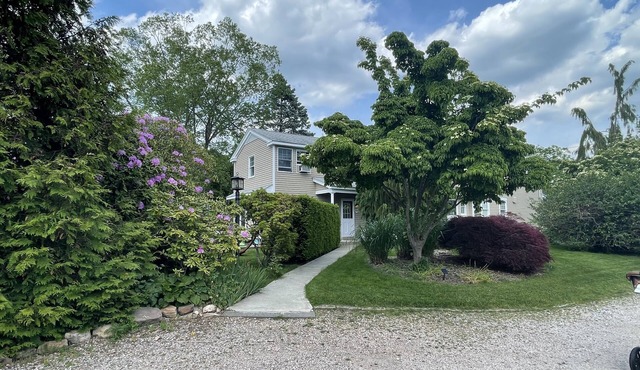 Charming Apartment on the Same Block as Beach