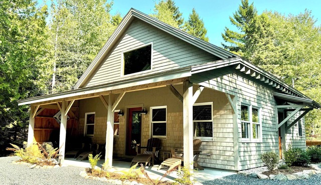 Charming Cottage at Pretty Pond