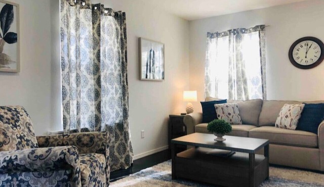 Charming Duplex for Two- FREE WiFi, washer/dryer in Checotah