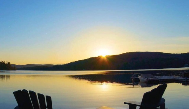 Charming Lakeside abode on Golden Pond