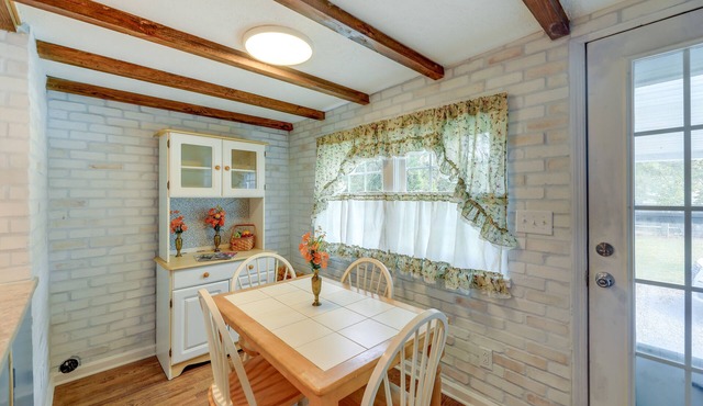 Charming New Bern Cottage w/Grill & Fire Pit! in New Bern