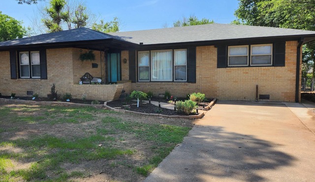 Charming, spacious 4-bedroom house in Cushing