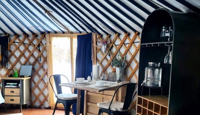 Charming Yurt Accommodation with Fire Pit Ideal for Camping near Lake Simcoe