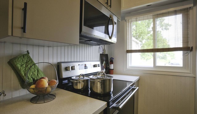 Comfortable spacious farmhouse vineyard location. Ensuite bathrooms.