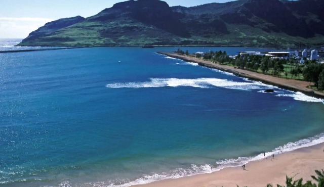 Condo in Lihue, steps to Nawiliwili Harbor and Nawiliwili Bay