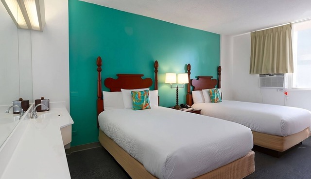 Convenient Countryside Stay! 2 Comfortable Units, Pool, Pets Allowed