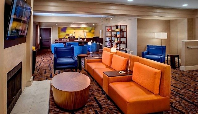Convenient Stay! 4 Relaxing Units, Pets Allowed, Onsite Parking!