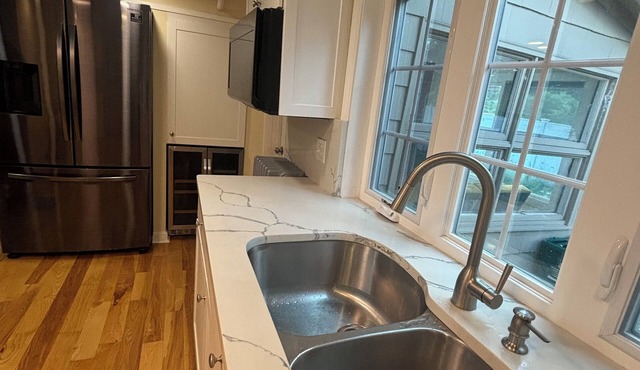 Cozy 1-bedroom apartment in charming Worcester with WiFi, AC