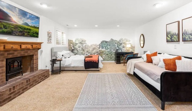 Cozy boho studio near mountains - pet/family friendly in Mapleton