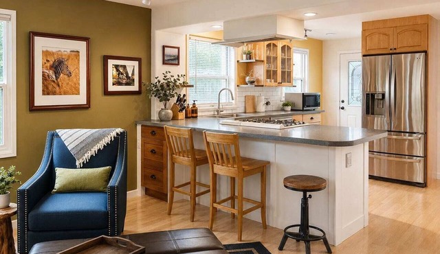 Cozy boutique home near the airport