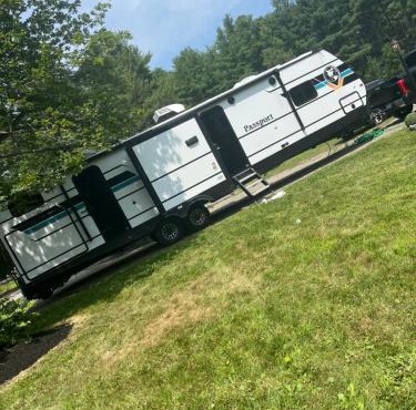 Cozy camper escape close to boothbay