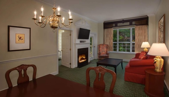 Create lasting memories , at Marriott's Manor Club at Ford's Colony.