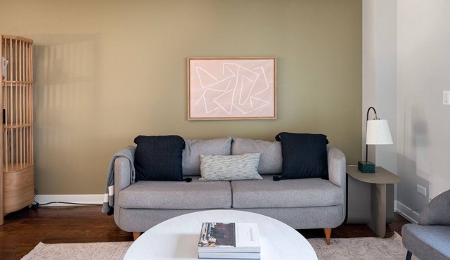 Deluxe Edgewater 2BR w/ W/D, nr dining & shops, by Blueground