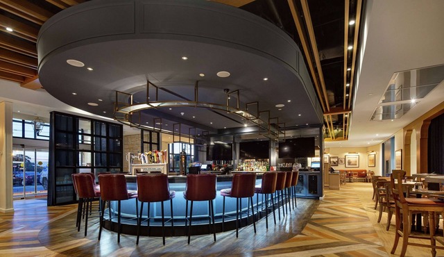DoubleTree by Hilton Toronto Airport