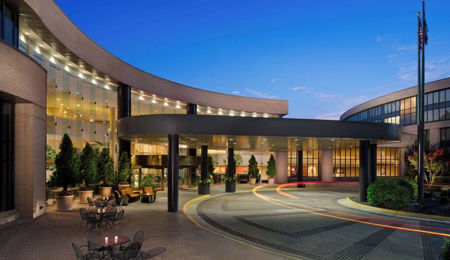 DoubleTree by Hilton Washington Dulles Airport