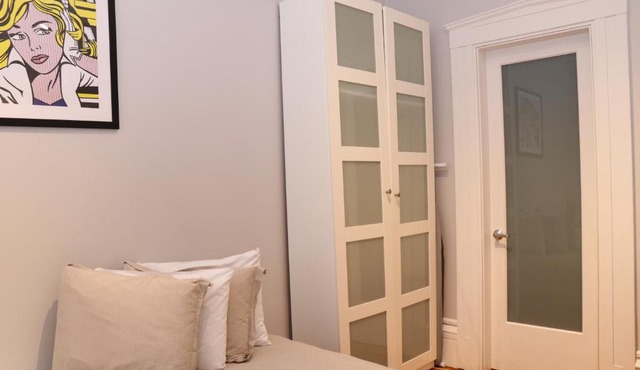 Downtown Beacon Hill, Convenient, Comfy Studio #1