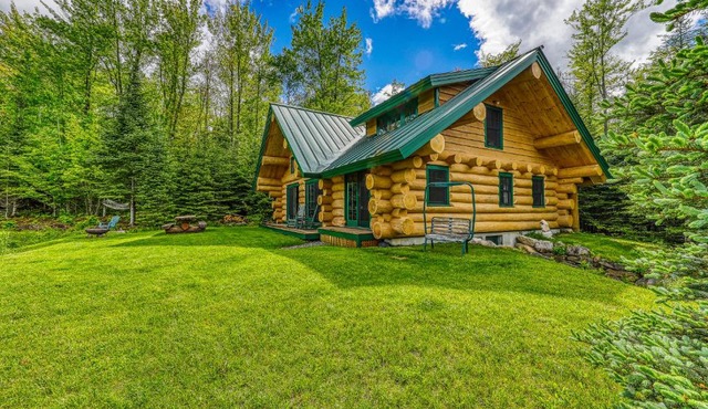 Eaglet Log Home