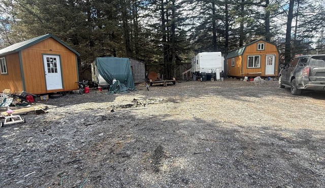 Enjoyable mobile home in quaint Seward
