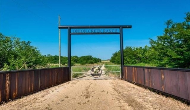 Exclusive Solar Eclipse Viewing, Wildlife Retreat Camp at Onion Creek Ranch in Ennis