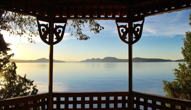 Executive-class cottage on private island with stunning ocean views in Saturna Island