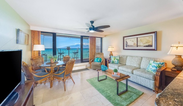 Expansive, ocean-view condo with heated pool & sunset-view lanai